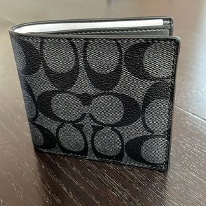 Authentic coach wallet nwot mens